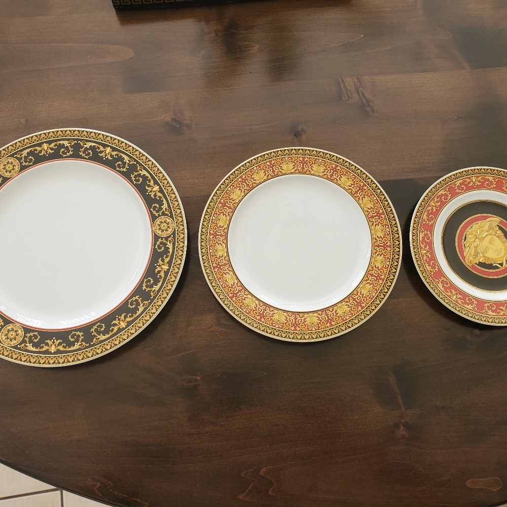 Versace Place Setting - Picture 3 of 4